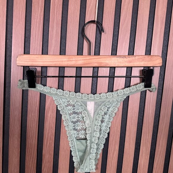 New Victorias Secret Underwear Medium Womens Green Lacey Flower String Thong - Picture 2 of 4